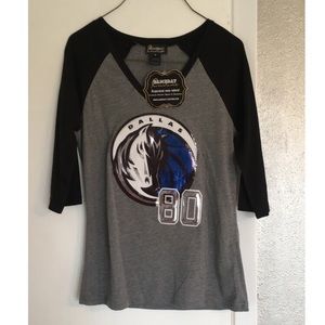 Dallas Mavericks top/baseball tee